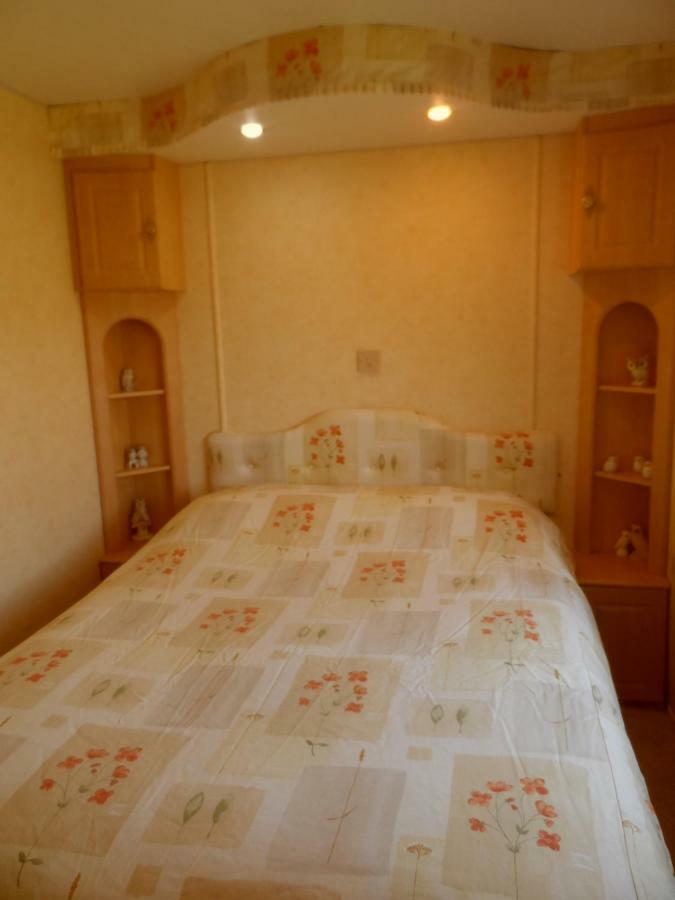 Luxury Mobile Home Near Perranporth Situated On A Quiet Farm Truro Exteriör bild