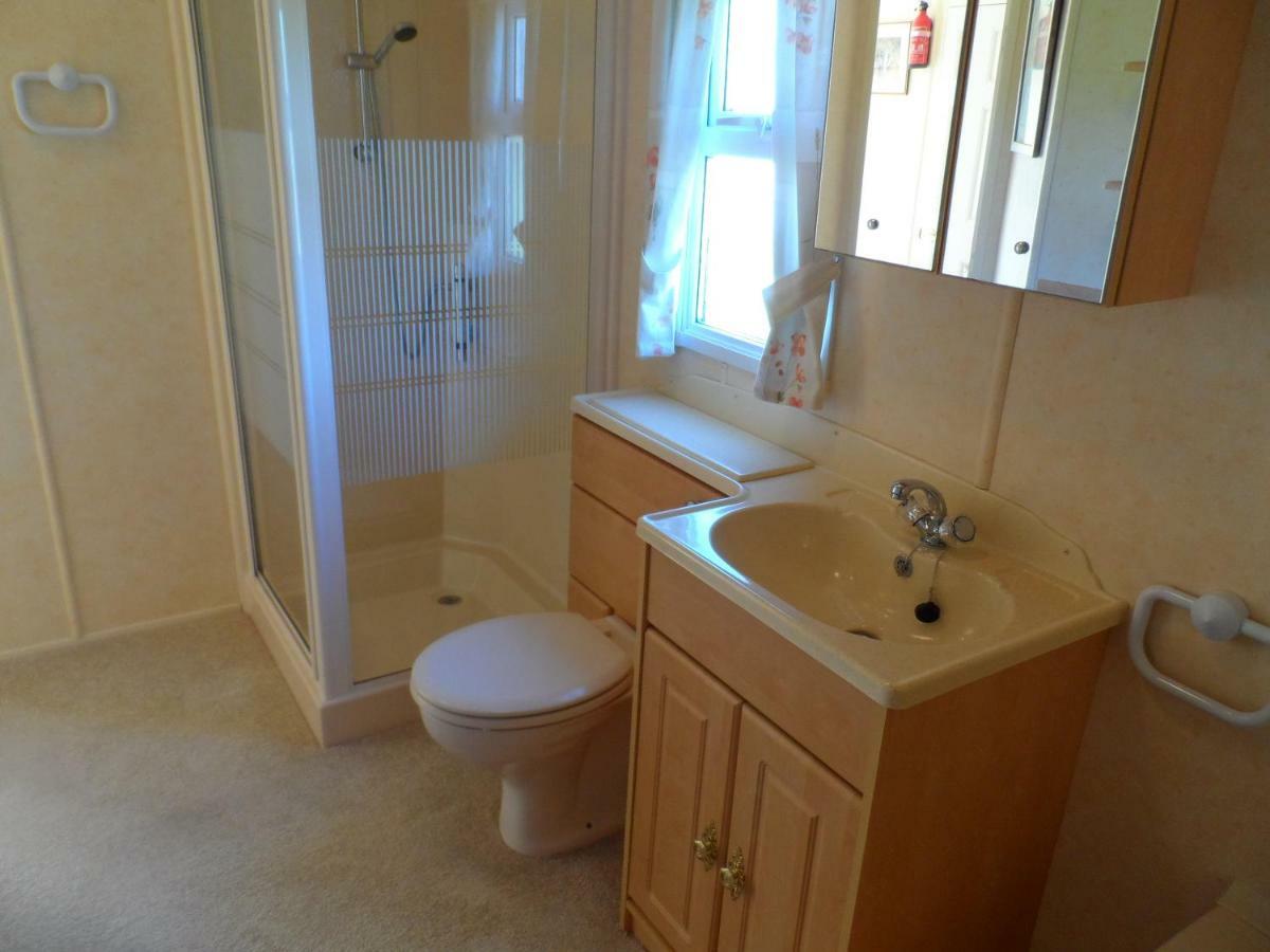 Luxury Mobile Home Near Perranporth Situated On A Quiet Farm Truro Exteriör bild