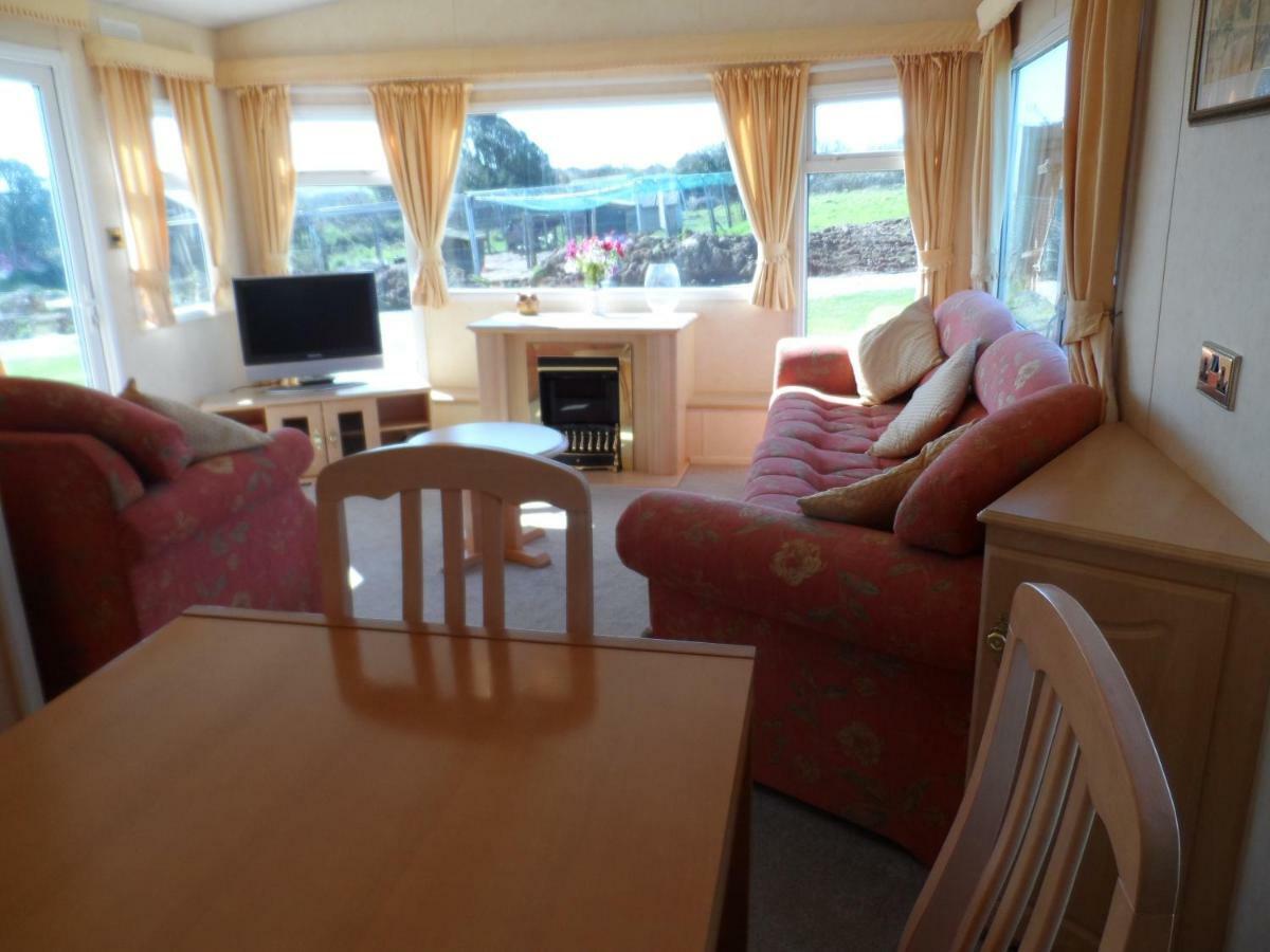 Luxury Mobile Home Near Perranporth Situated On A Quiet Farm Truro Exteriör bild